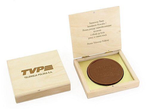 čokoládová medaile 120mm s ražbou loga a laserem do dřevěné krabičky